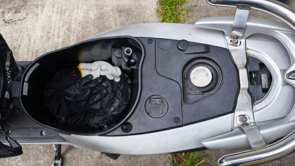 DIO110-under -seat-luggage