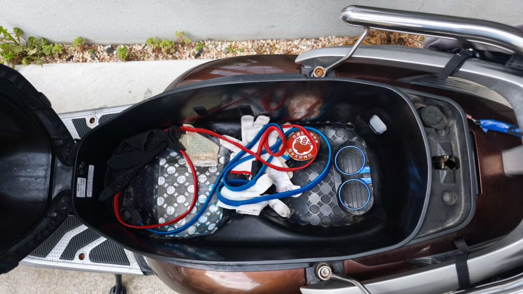 lead125-under -seat-luggage