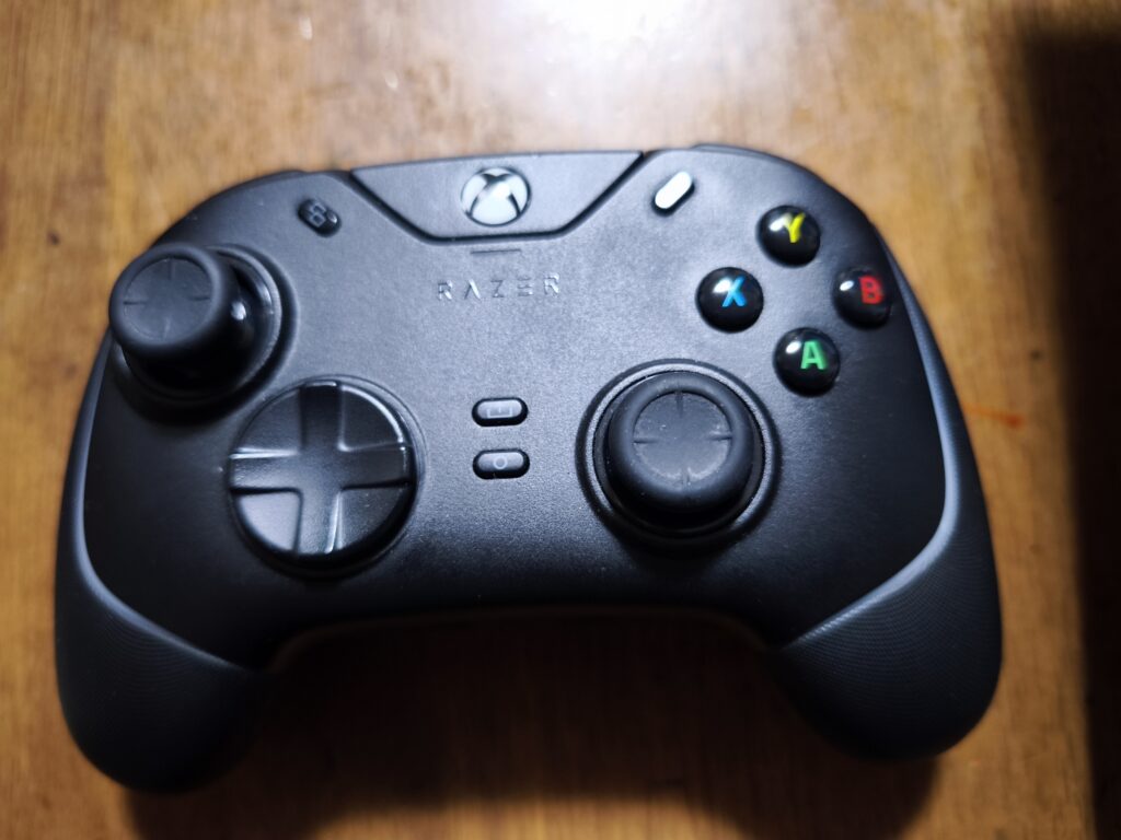 Razer-wolvrine-v2-chroma-buttons