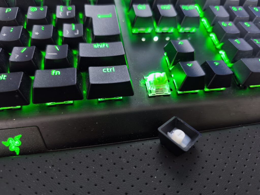 Blackwidow-v3-pro-key