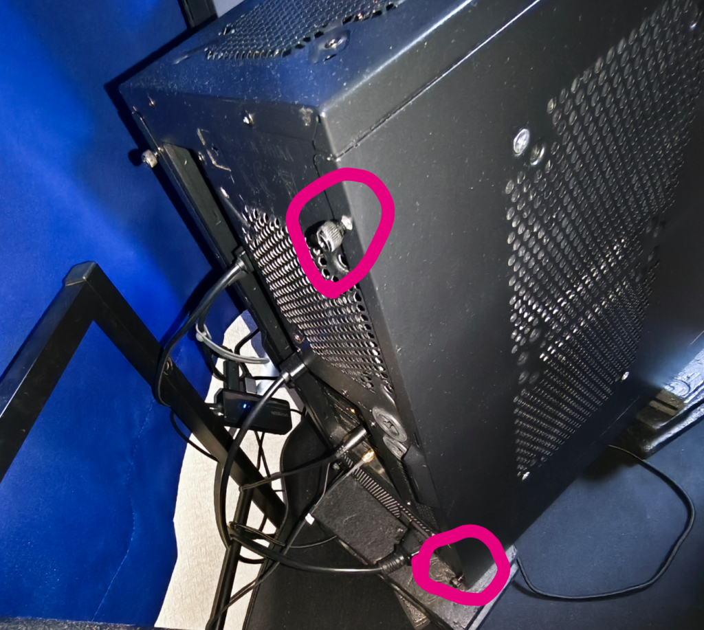 旋風-サイドパネル-ネジ